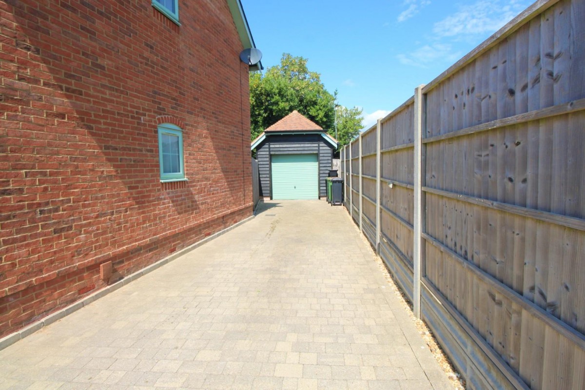 The Framptons, Grange Road, Netley Abbey, SO31 5HZ