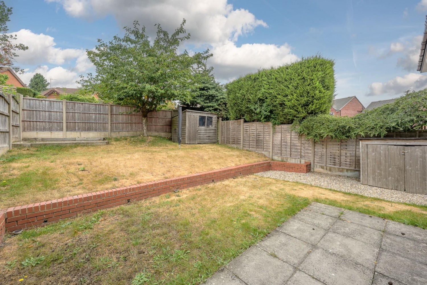 3 bedroom House for sale in Dearne. Court, Woodsetton, Dudley