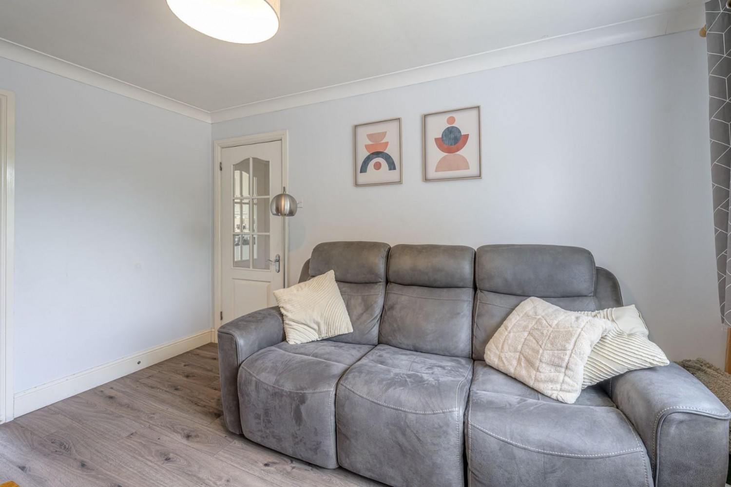 3 bedroom House for sale in Dearne. Court, Woodsetton, Dudley