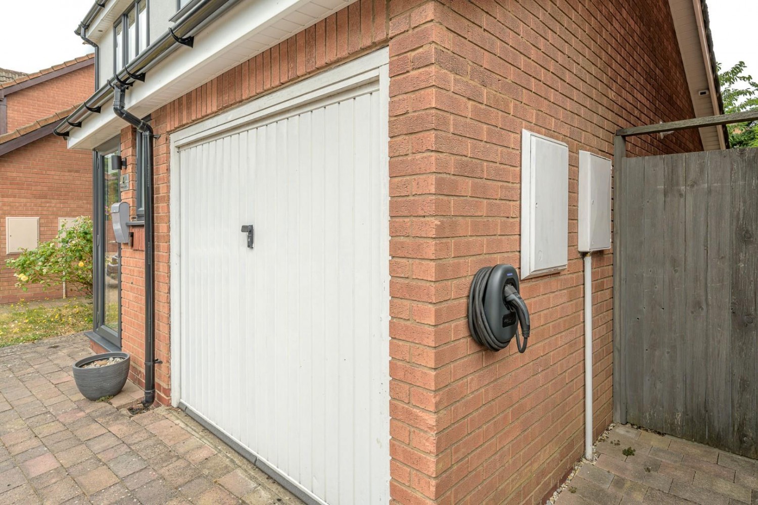 3 bedroom House for sale in Dearne. Court, Woodsetton, Dudley