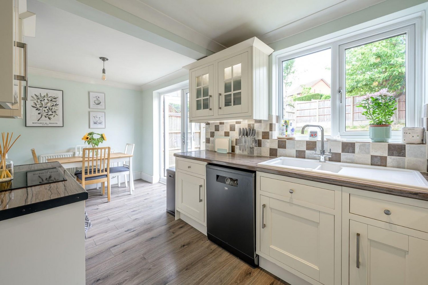 3 bedroom House for sale in Dearne. Court, Woodsetton, Dudley