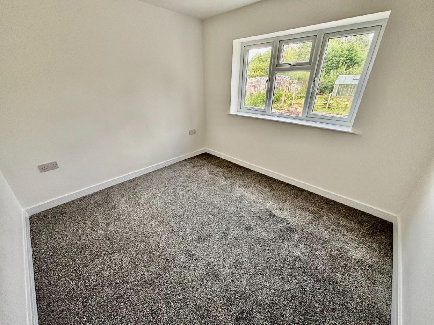 3 bedroom Bungalow for sale in Laughton Wood Corner, Laughton, Gainsborough, DN21 3PY