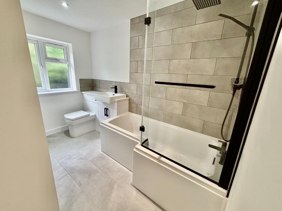 Laughton Wood Corner, Laughton, Gainsborough, DN21 3PY
