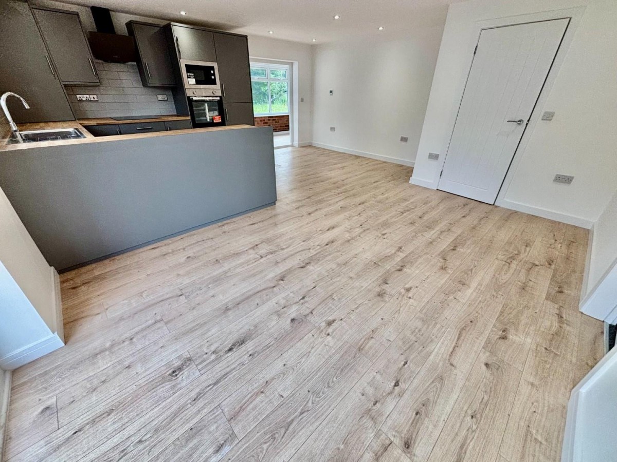 Laughton Wood Corner, Laughton, Gainsborough, DN21 3PY