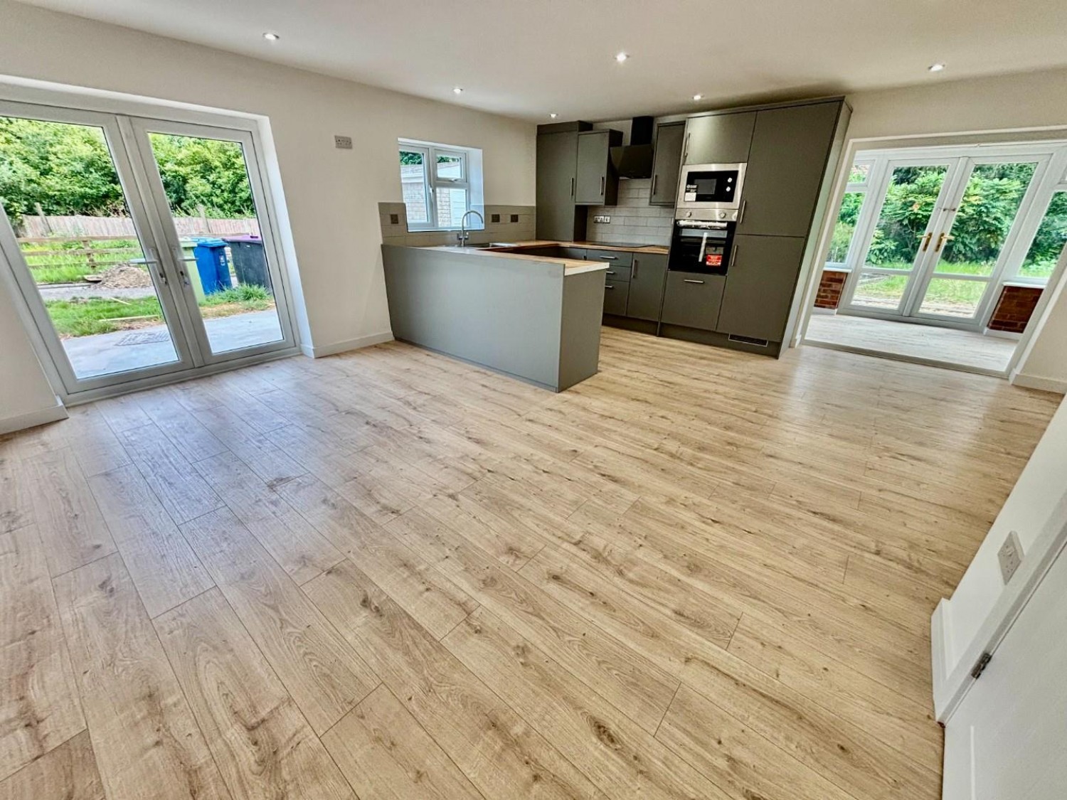 3 bedroom Bungalow for sale in Laughton Wood Corner, Laughton, Gainsborough, DN21 3PY