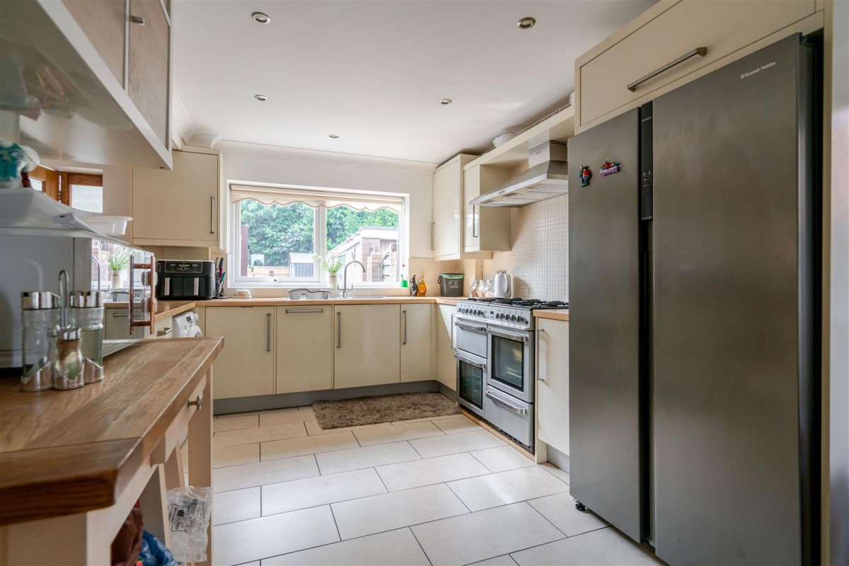 Minehead Avenue, Leigh
