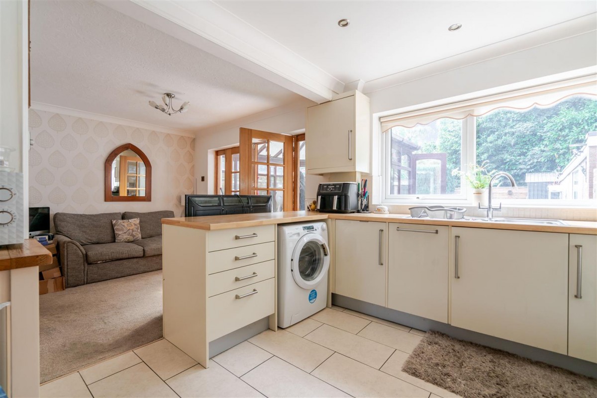 Minehead Avenue, Leigh