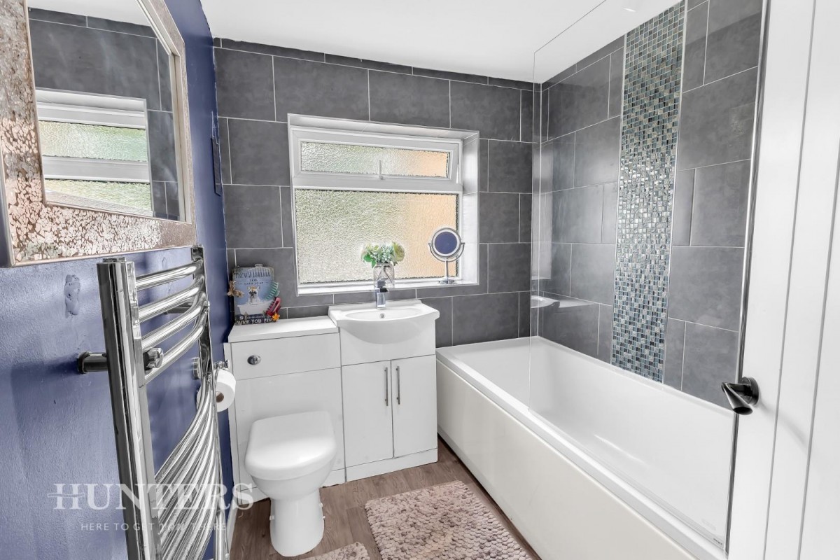 Shaftesbury Drive, Wardle, OL12 9LS