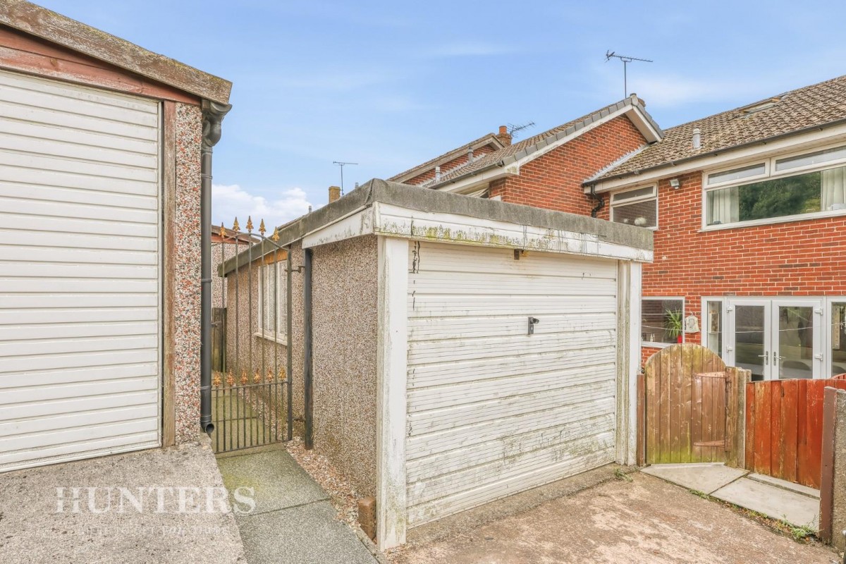 Shaftesbury Drive, Wardle, OL12 9LS