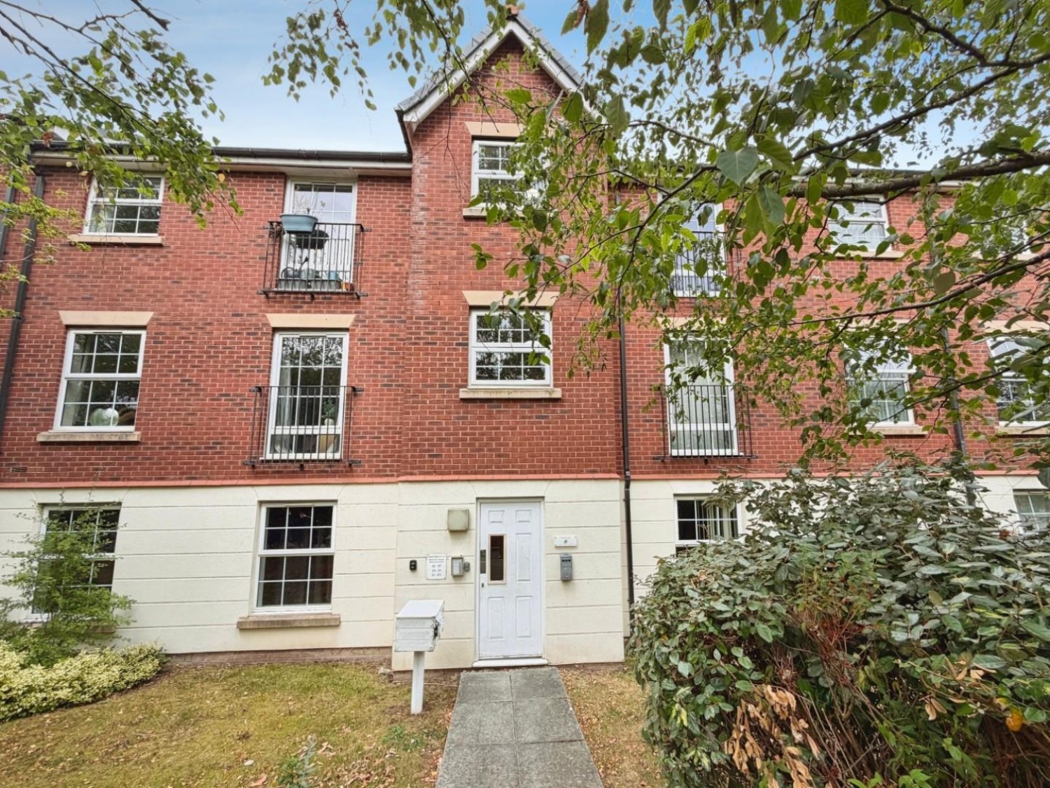 2 bedroom Flat for sale in Naylor Road, Ellesmere Port