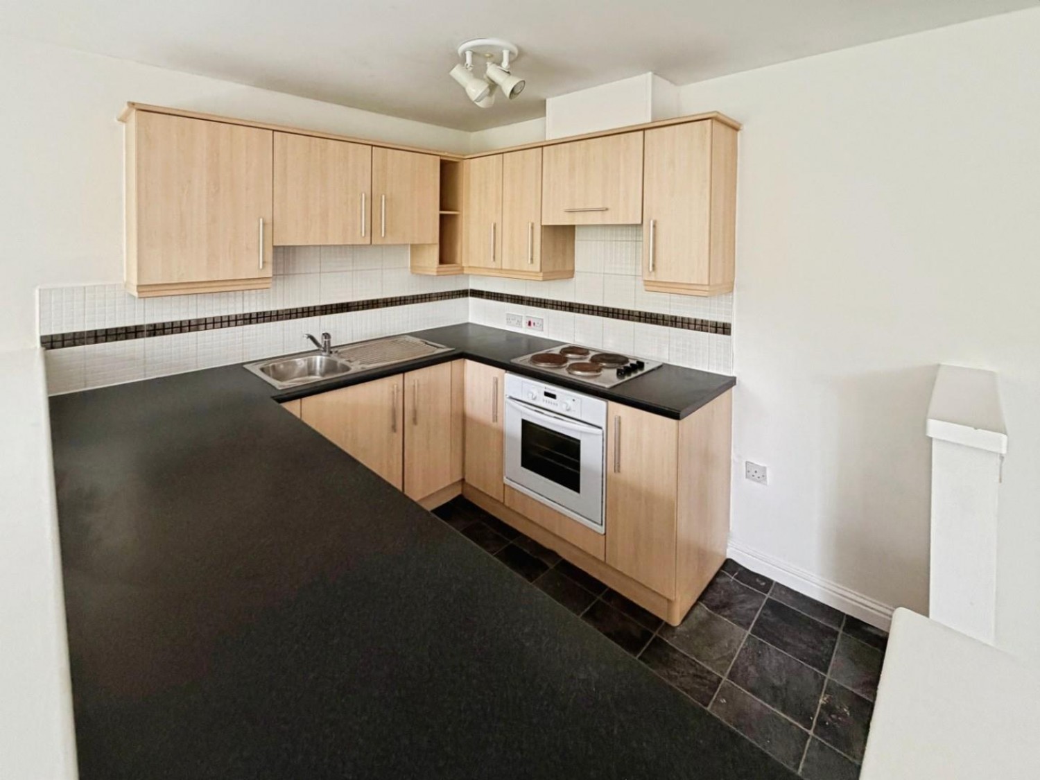 2 bedroom Flat for sale in Naylor Road, Ellesmere Port
