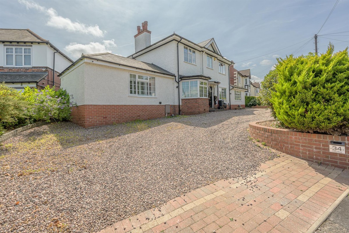 Foley Road, Stourbridge, DY9 ORT