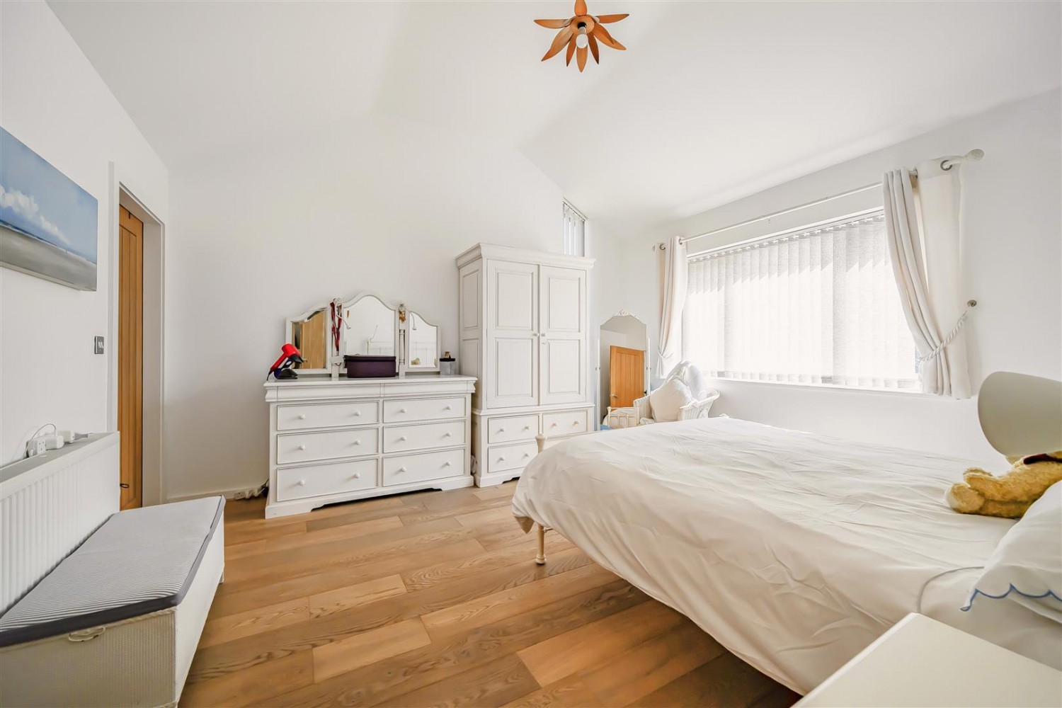 4 bedroom Bungalow for sale in The Old Coal House, Sandy Lane, Kidderminster, DY11 5QZ