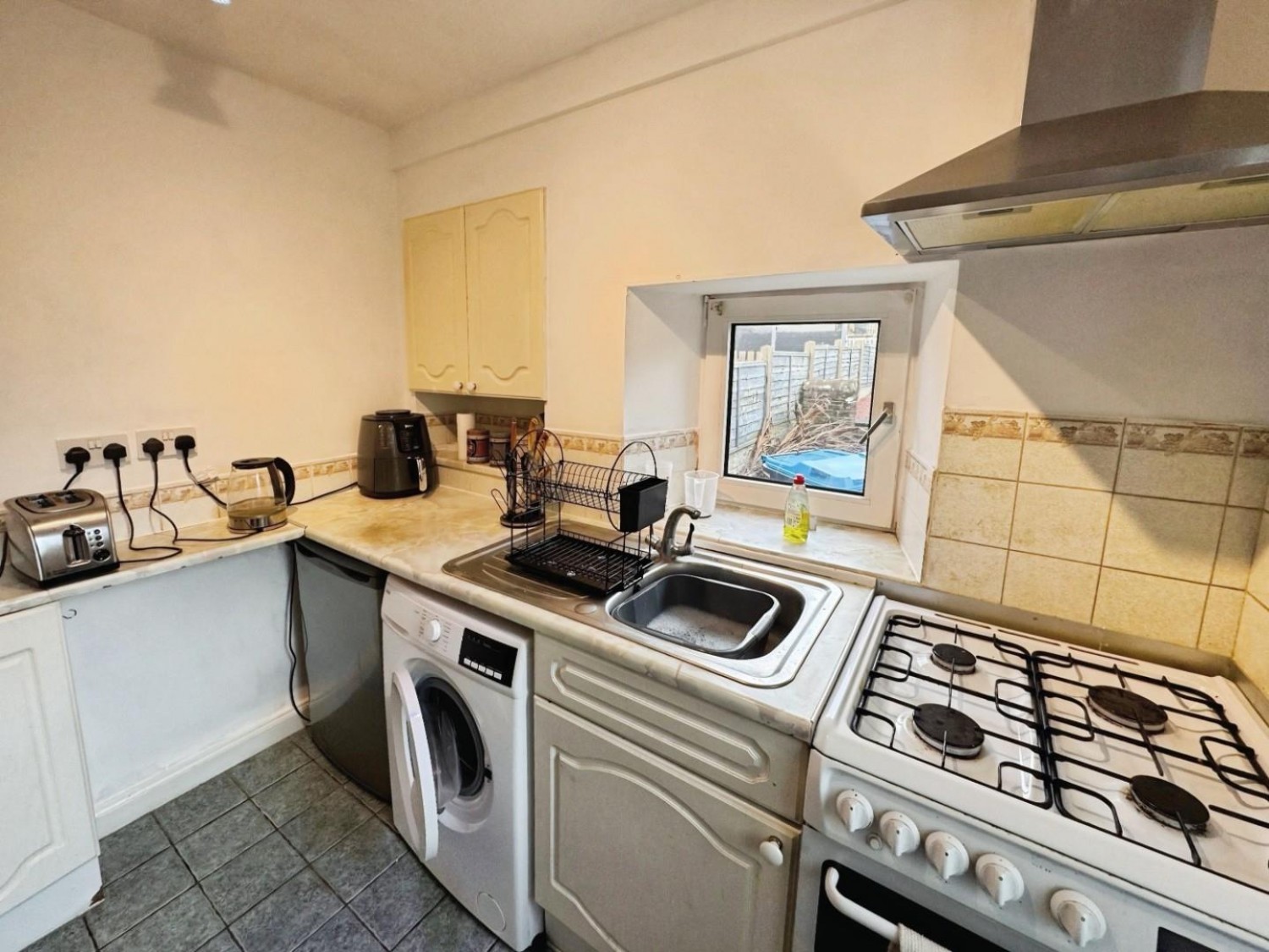 2 bedroom House to let in Sydney Place, Lockerbie