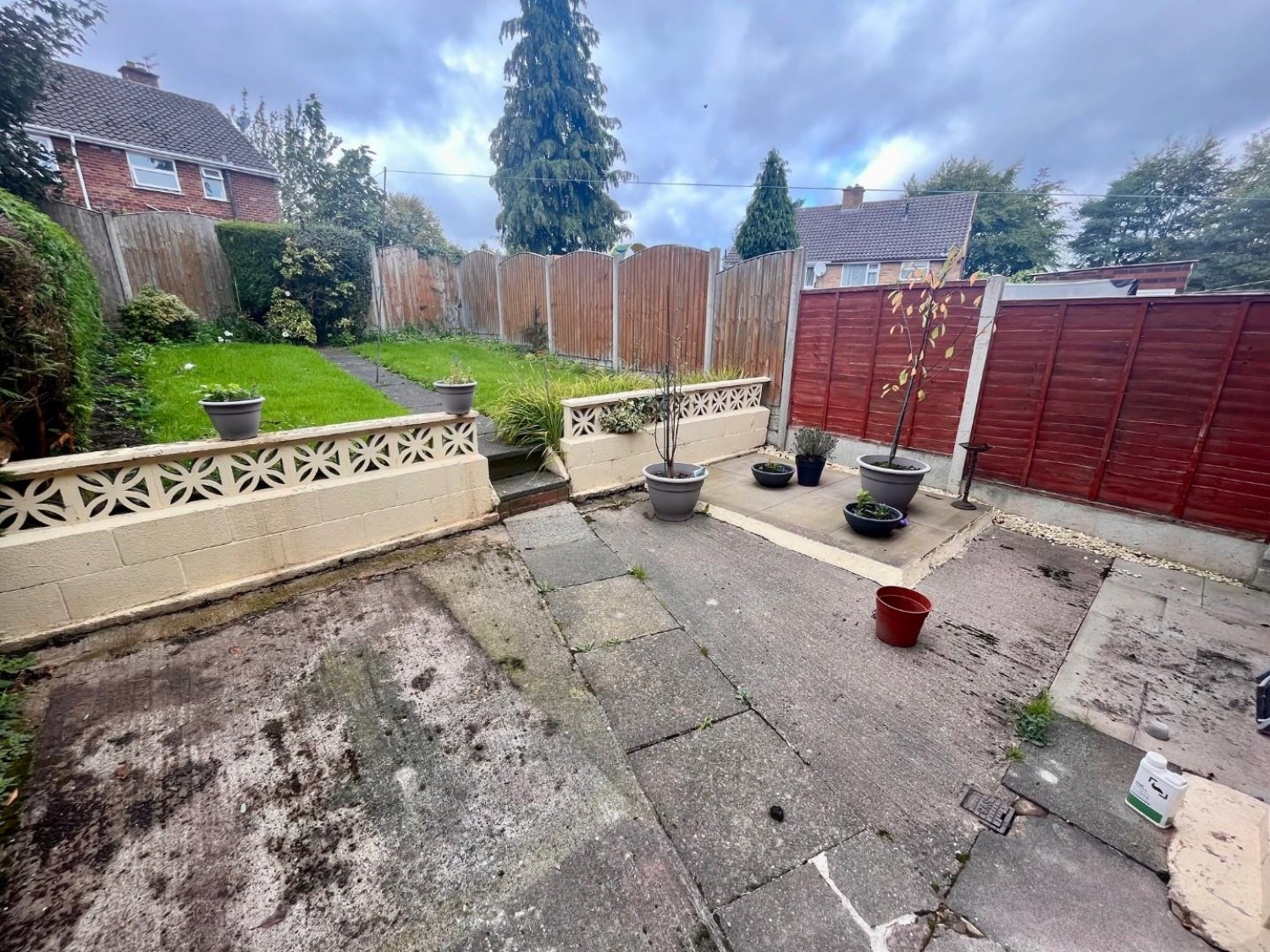 2 bedroom Flat for sale in Kenilworth Crescent, Parkfields, Wolverhampton