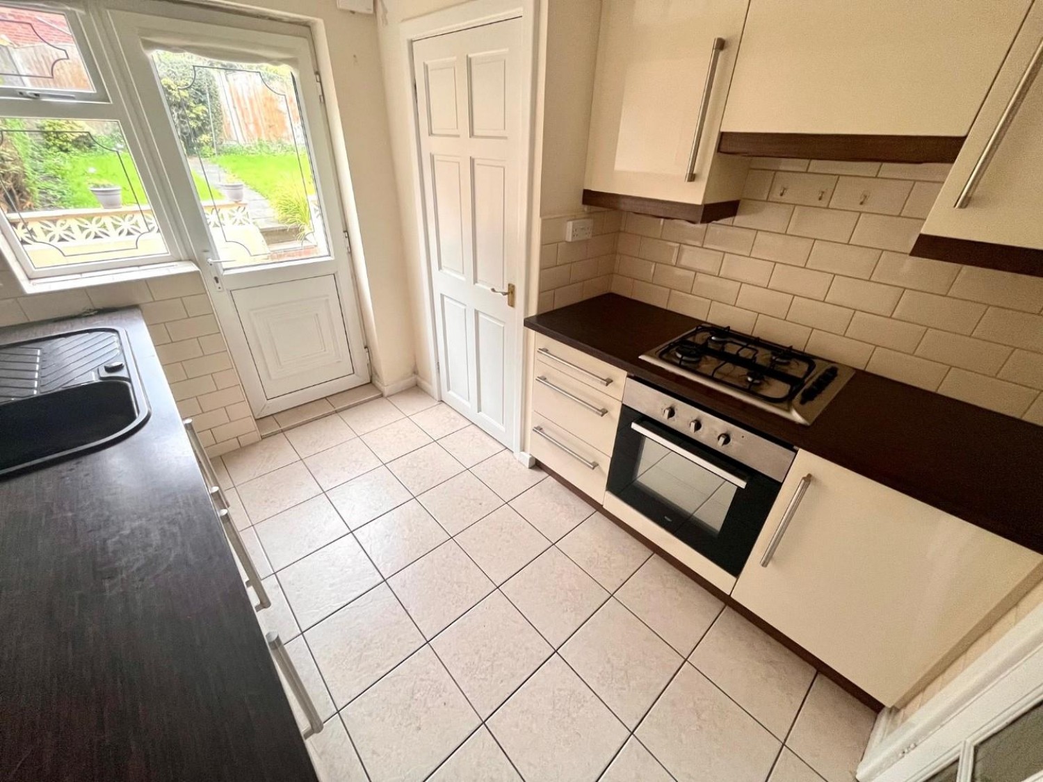 2 bedroom Flat for sale in Kenilworth Crescent, Parkfields, Wolverhampton