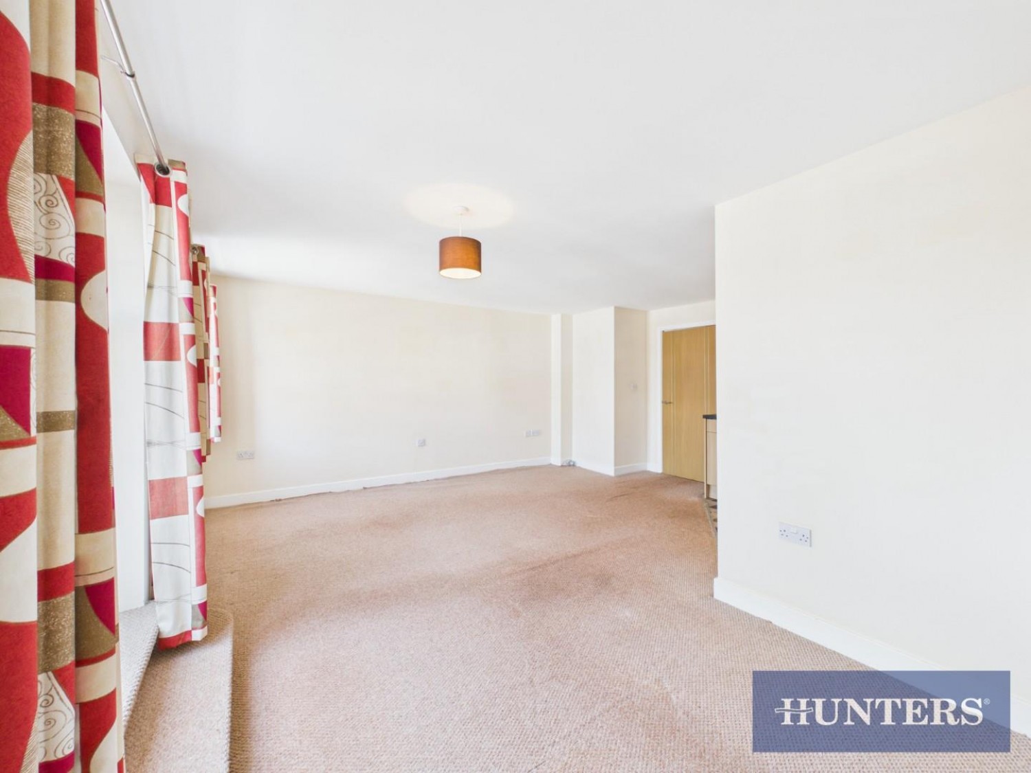 2 bedroom Flat for sale in Promenade, Bridlington