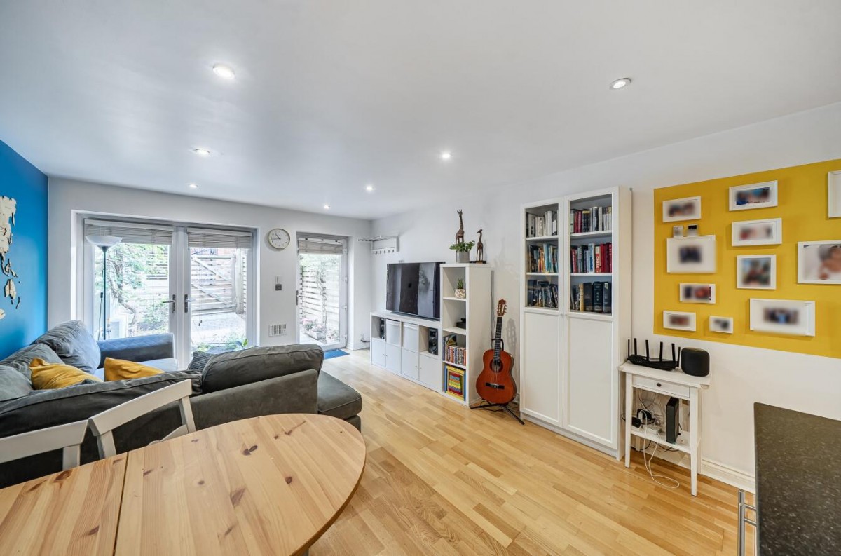 Brownhill Road, London, SE6 1AU
