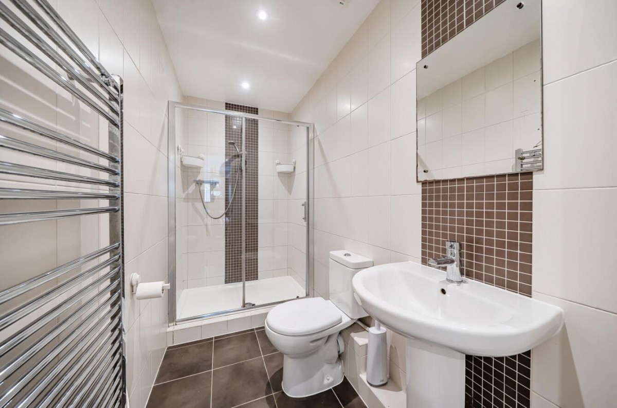 Brownhill Road, London, SE6 1AU