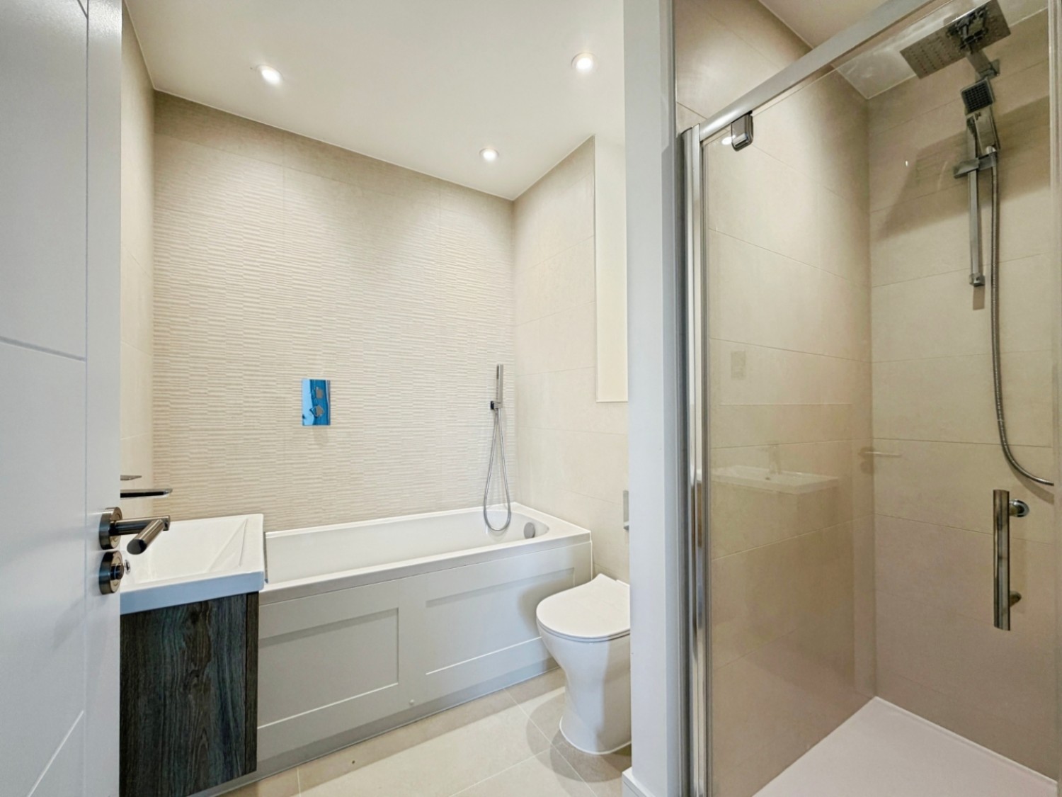 5 bedroom House for sale in Cauldham Lane, Capel-le-Ferne, Folkestone