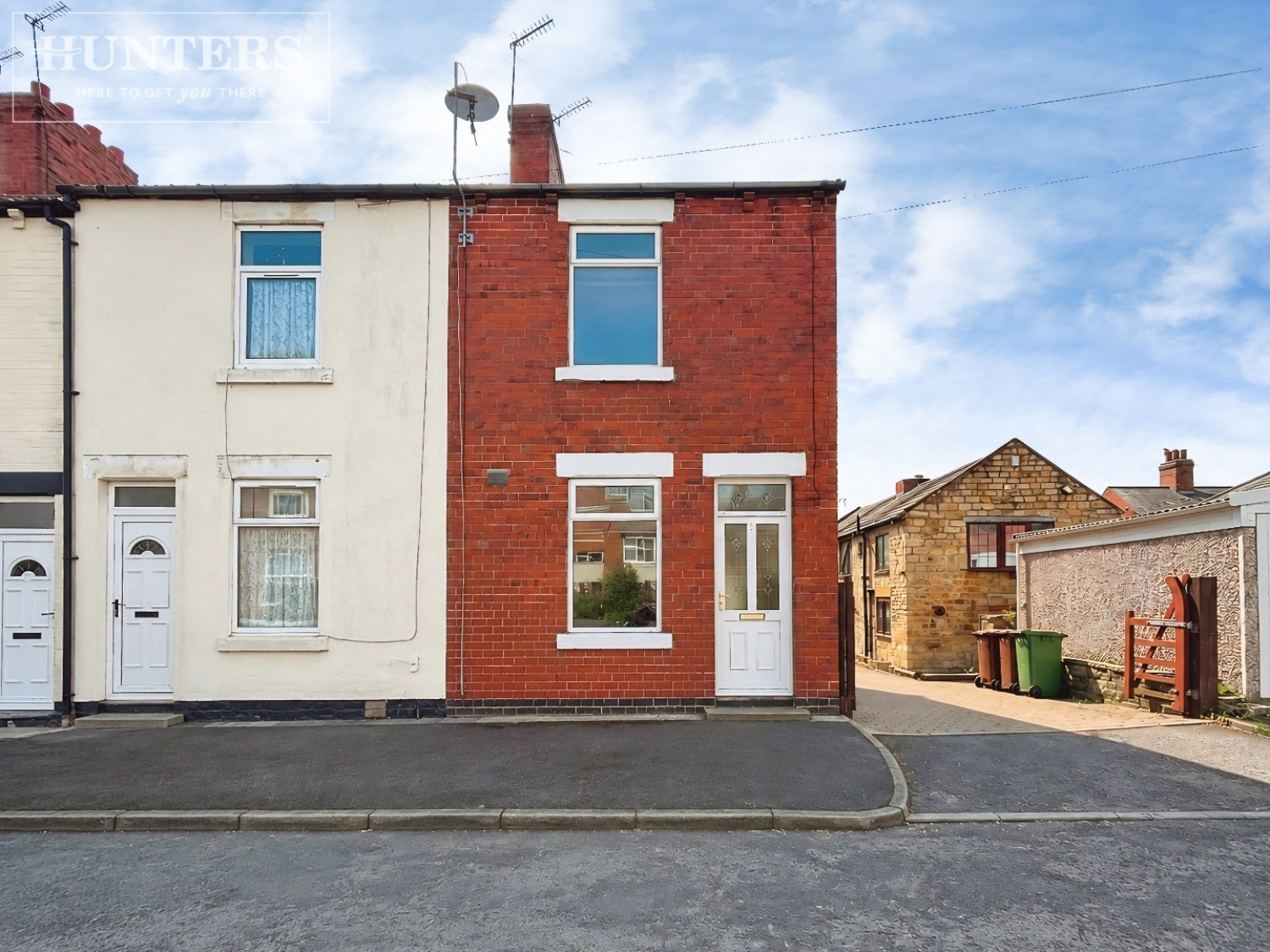 2 bedroom House for sale in New Street, South Hiendley, Barnsley, West Yorkshire