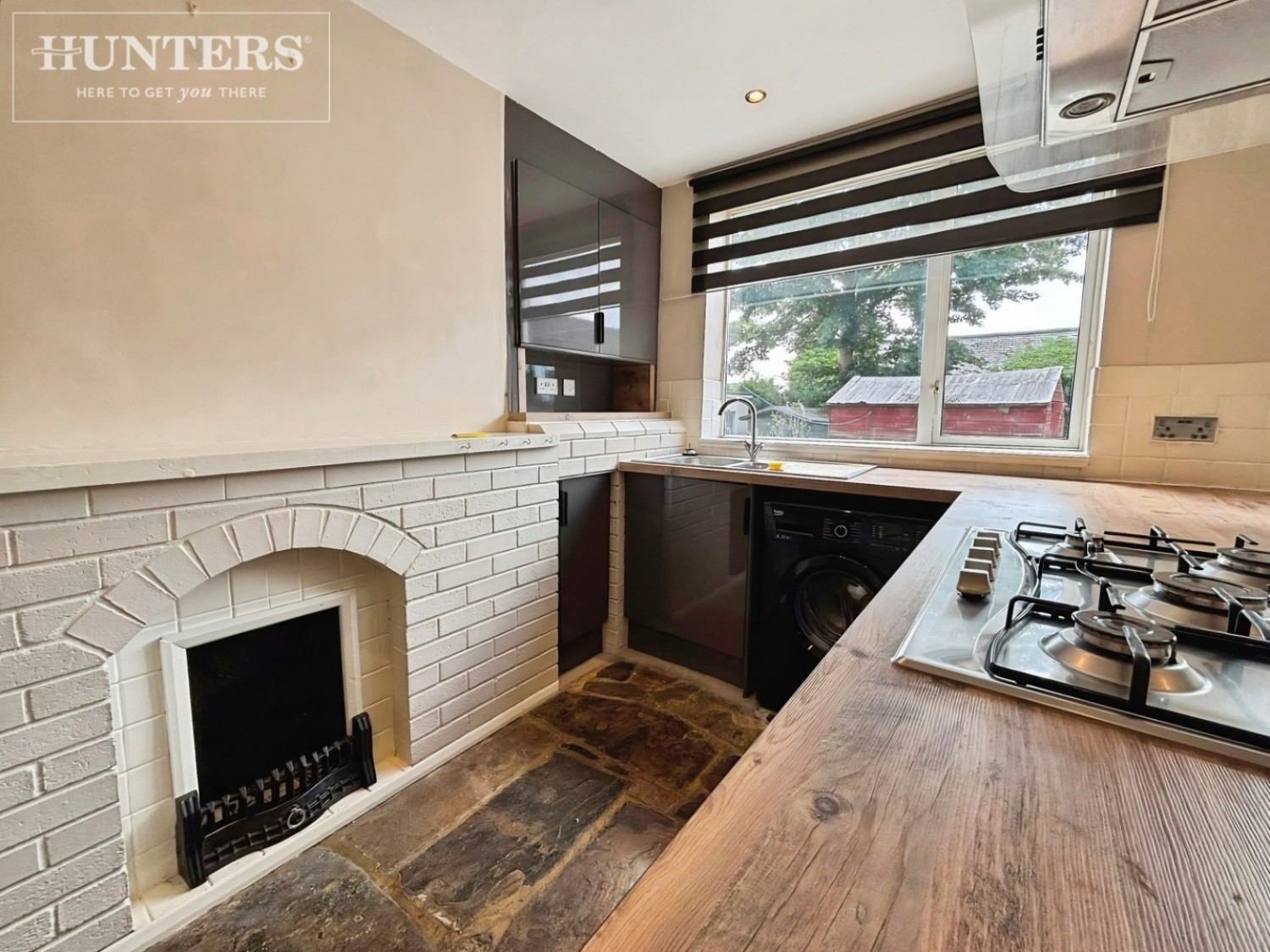 2 bedroom House for sale in New Street, South Hiendley, Barnsley, West Yorkshire