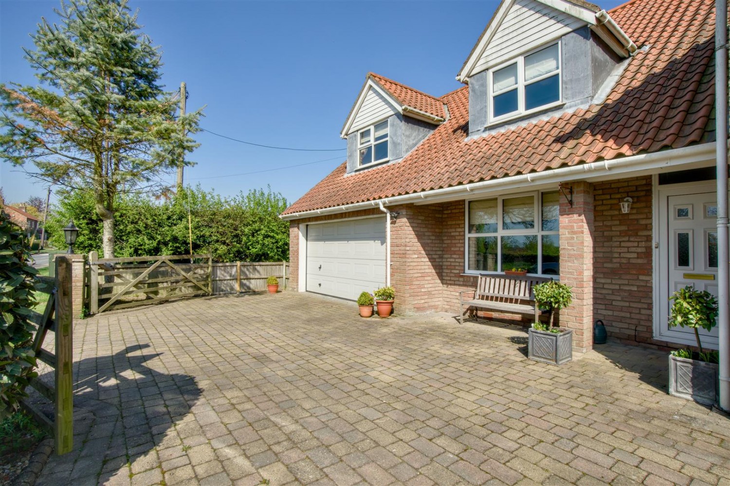 5 bedroom House for sale in York Road, Sheriff Hutton, YO60 6RQ