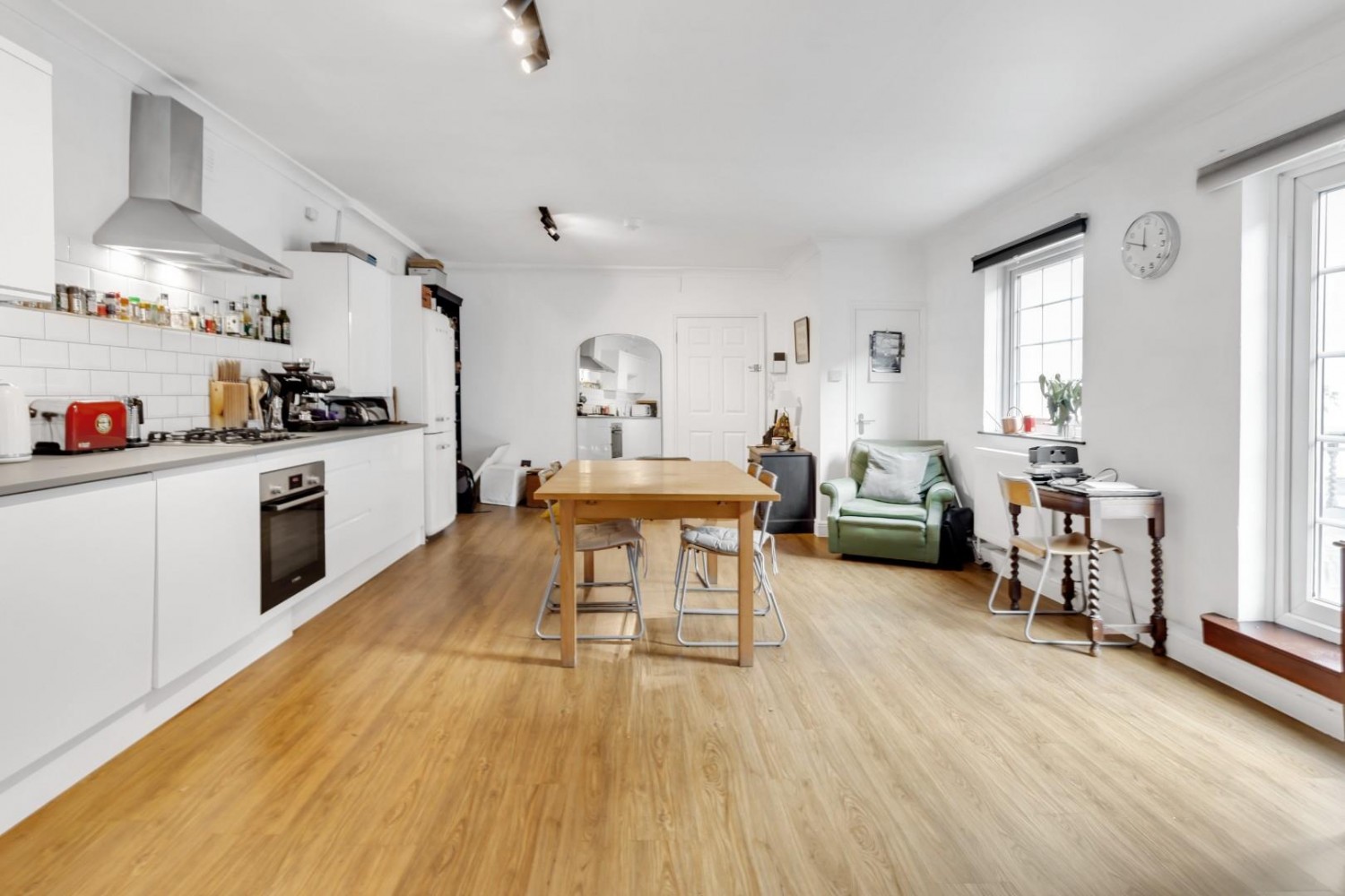 2 bedroom Flat for sale in Upper Street, London, N1