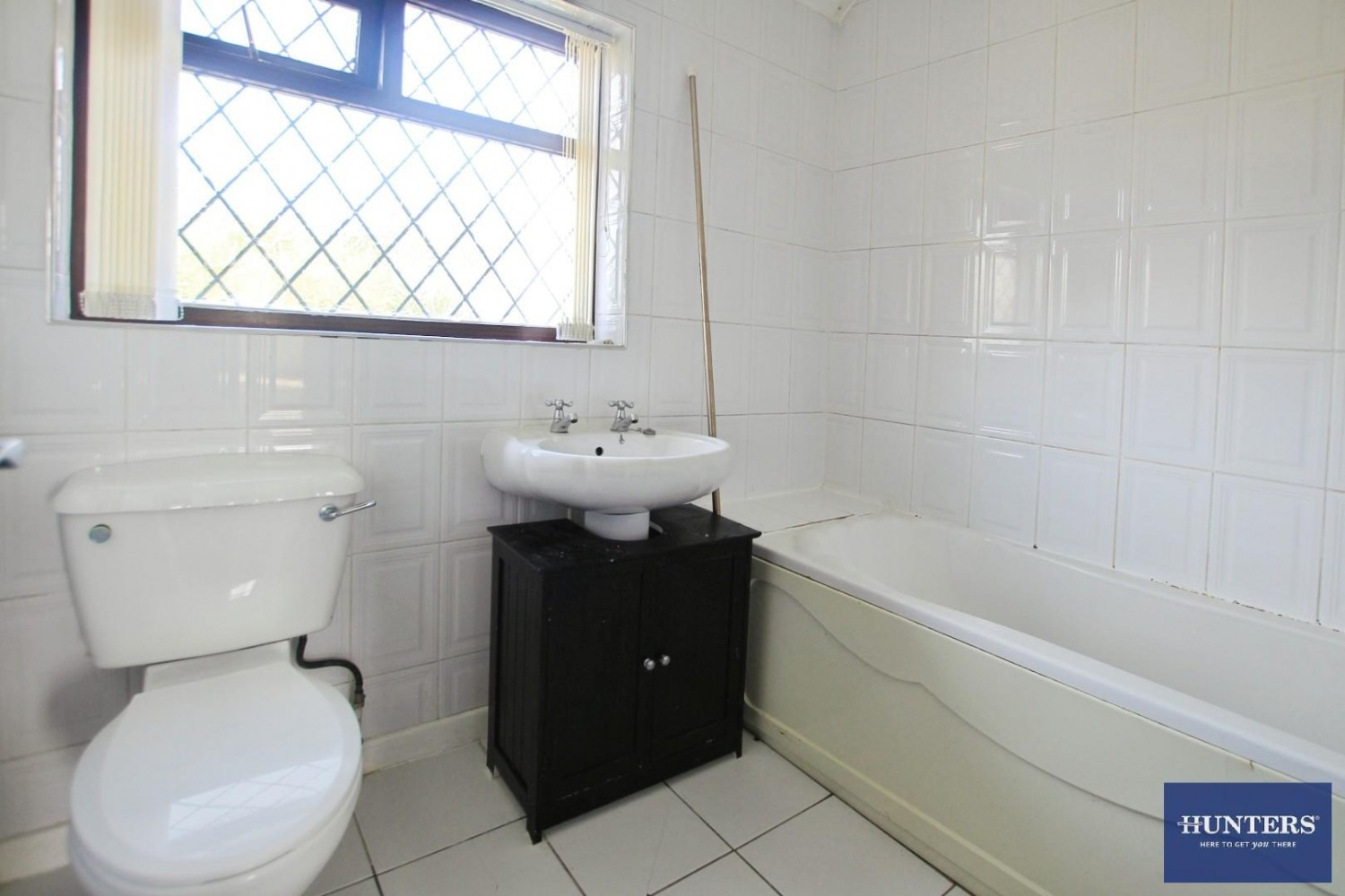 3 bedroom House to let in Holme Lane, Bradford, BD4 0PU