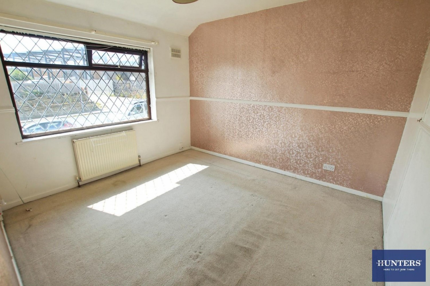 3 bedroom House to let in Holme Lane, Bradford, BD4 0PU