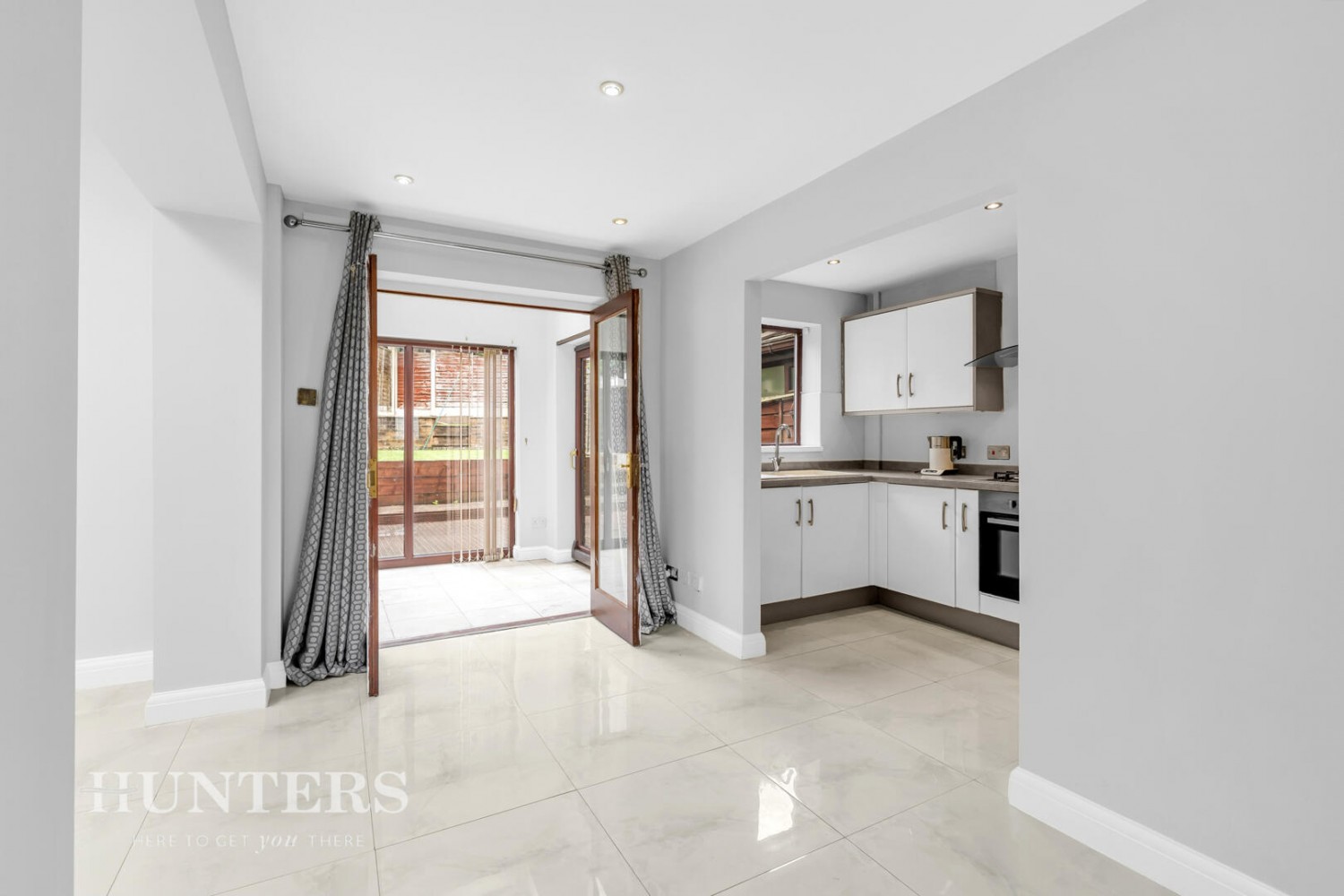 3 bedroom House for sale in Cranleigh Close, Oldham