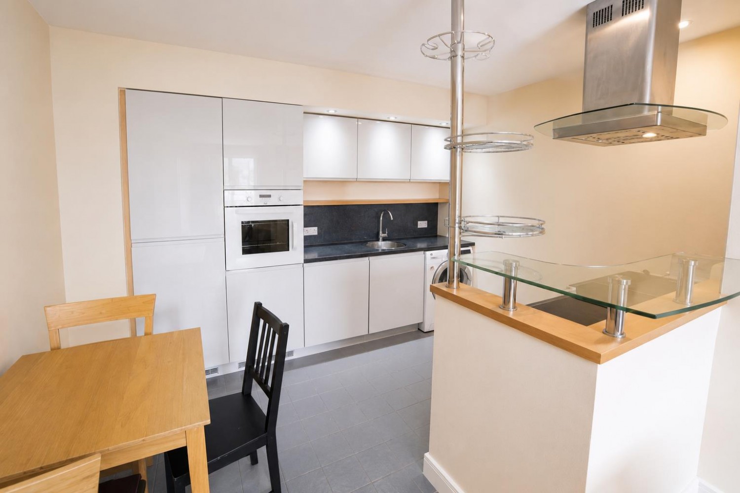 2 bedroom Flat for sale in Bath Lane, Newcastle Upon Tyne