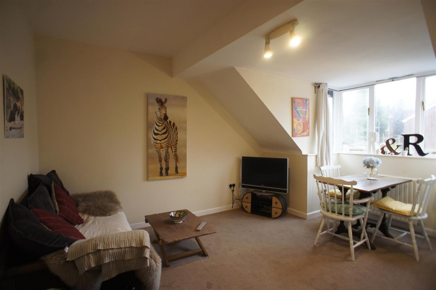 2 bedroom Flat to let in Ainsley Court, Ainsley Road, Crookes, Sheffield