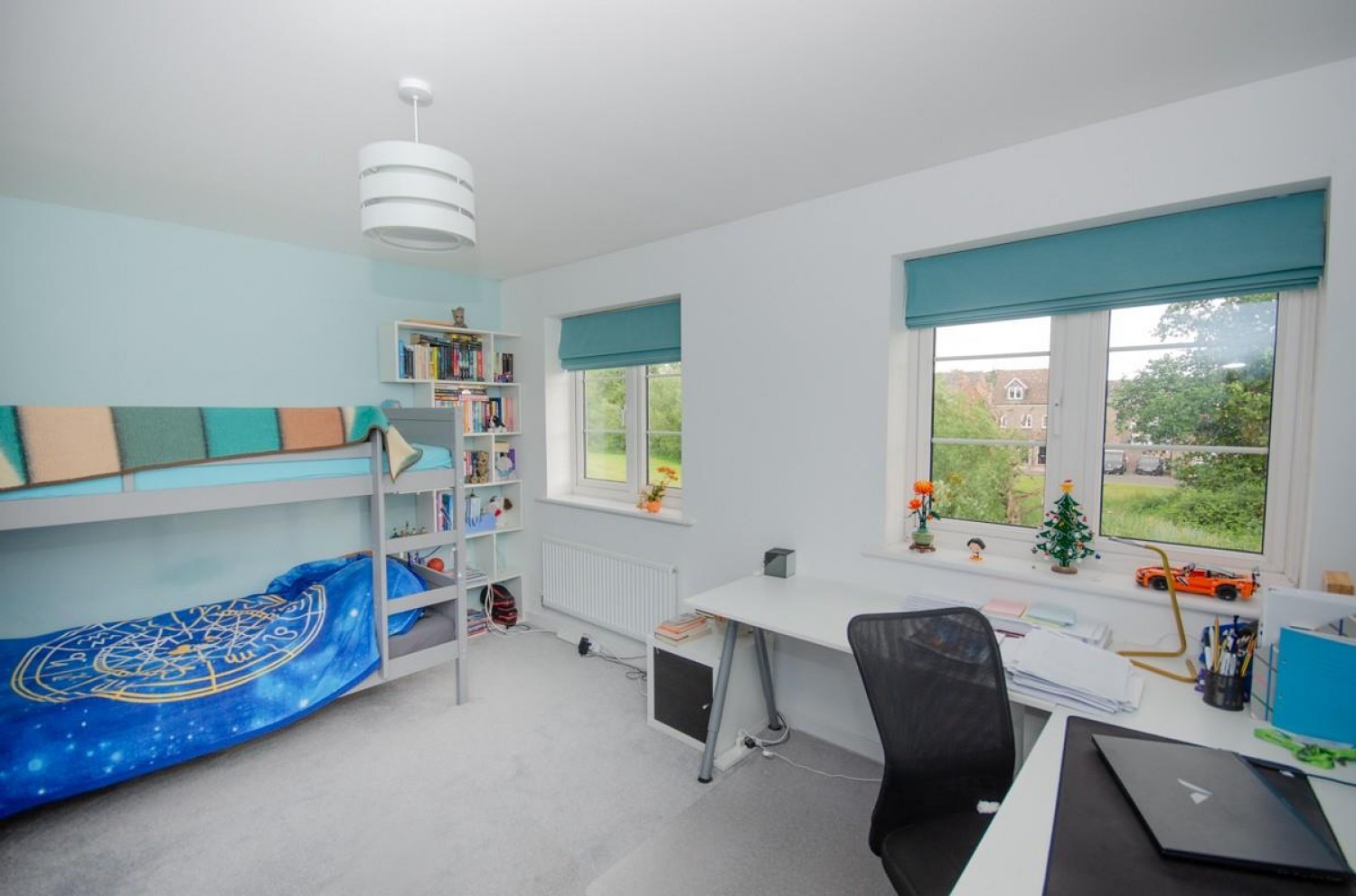 3 bedroom House for sale in Honeysuckle Road, Emersons Green, Bristol, BS16 7LS
