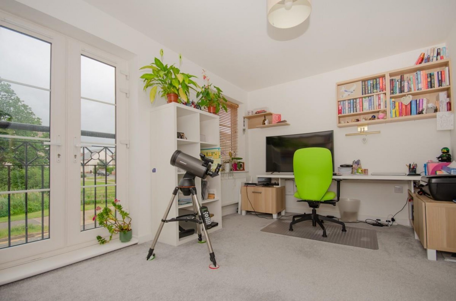 3 bedroom House for sale in Honeysuckle Road, Emersons Green, Bristol, BS16 7LS