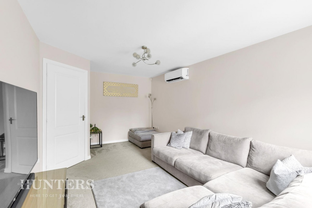 Mayflower Gardens, Wardle OL12 9DF