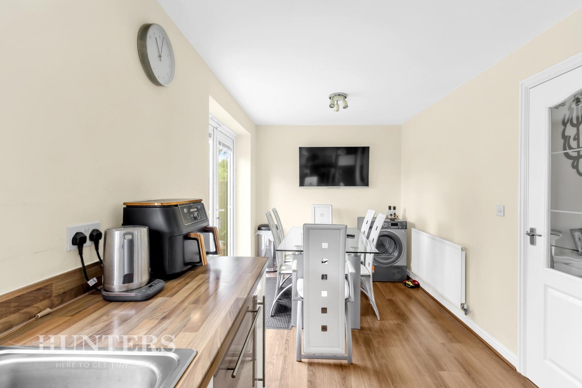Mayflower Gardens, Wardle OL12 9DF