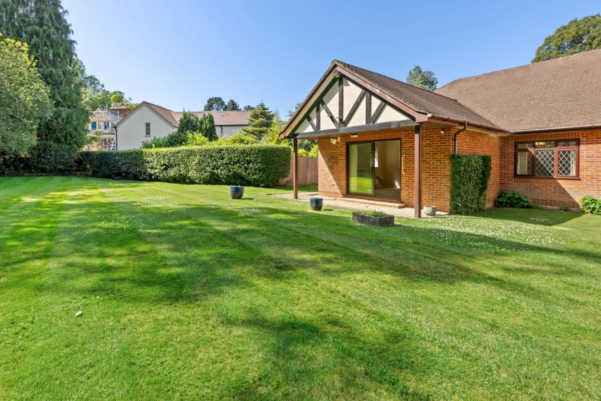 Laurel Court, Long Park, Chesham Bois, Amersham, Buckinghamshire, HP6 5LP