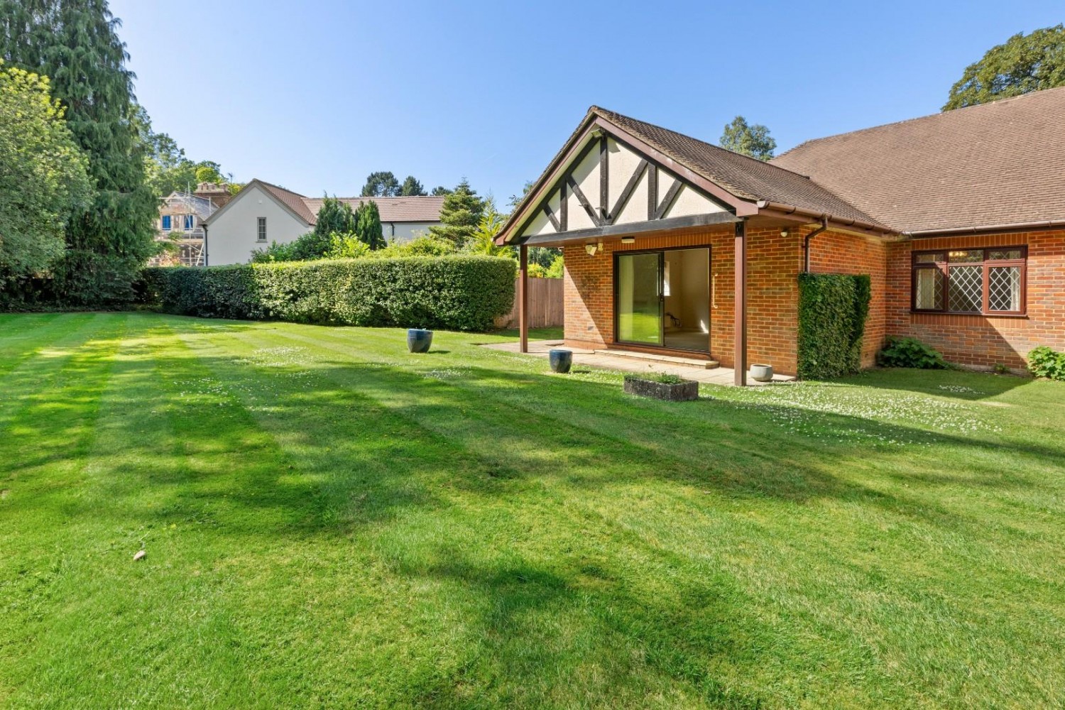 2 bedroom Bungalow for sale in Laurel Court, Long Park, Chesham Bois, Amersham, Buckinghamshire, HP6 5LP