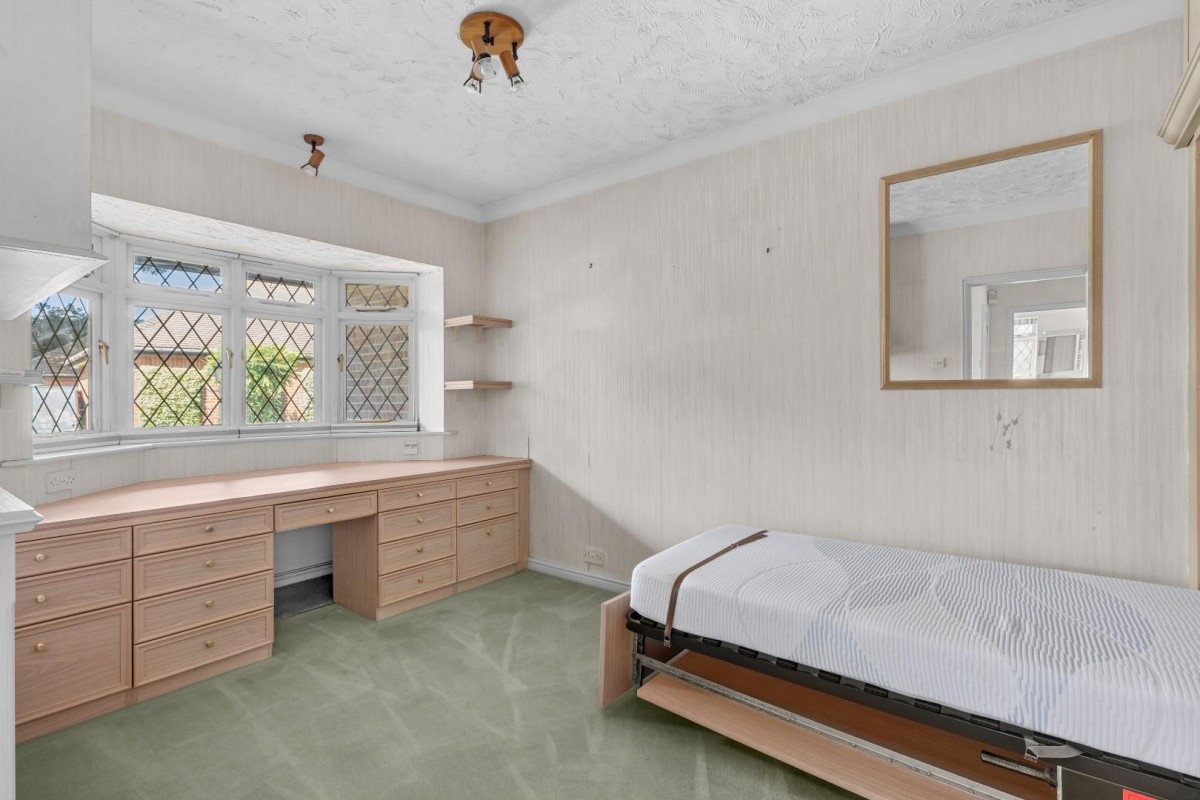 Laurel Court, Long Park, Chesham Bois, Amersham, Buckinghamshire, HP6 5LP