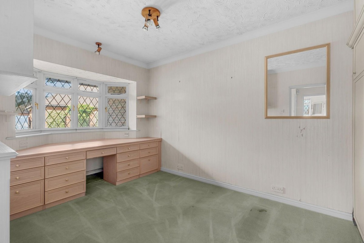Laurel Court, Long Park, Chesham Bois, Amersham, Buckinghamshire, HP6 5LP