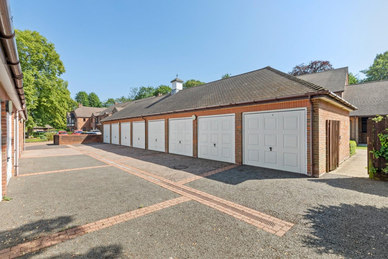 2 bedroom Bungalow for sale in Laurel Court, Long Park, Chesham Bois, Amersham, Buckinghamshire, HP6 5LP