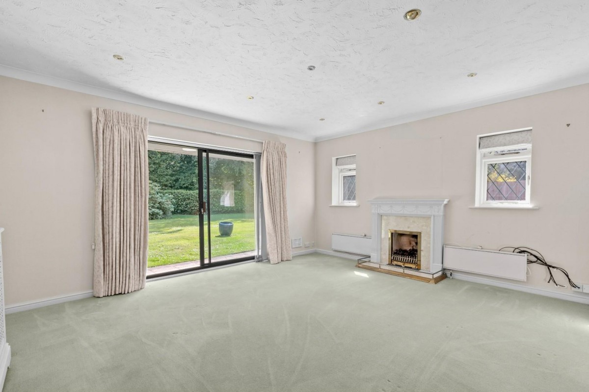 Laurel Court, Long Park, Chesham Bois, Amersham, Buckinghamshire, HP6 5LP