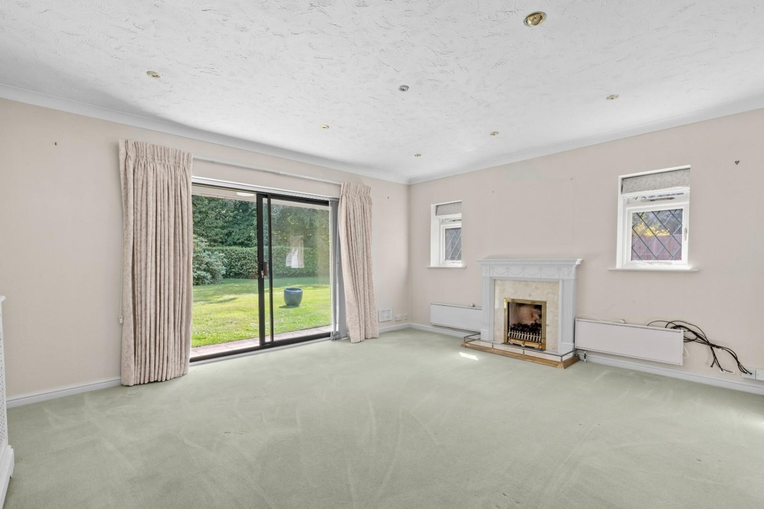 2 bedroom Bungalow for sale in Laurel Court, Long Park, Chesham Bois, Amersham, Buckinghamshire, HP6 5LP