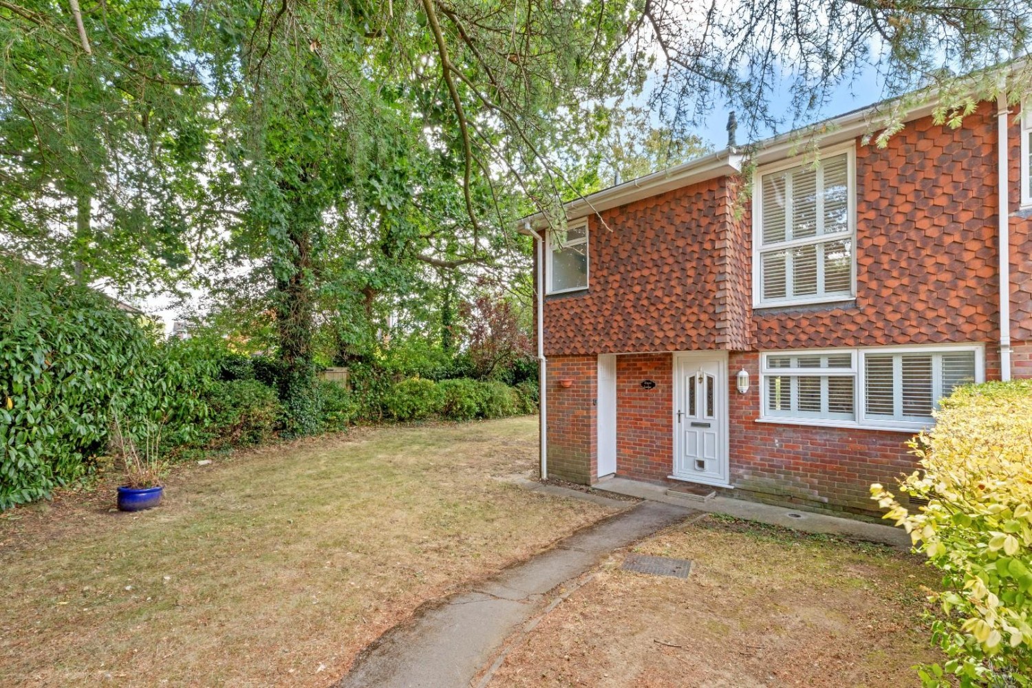 3 bedroom House for sale in Devonshire Close, Amersham, Buckinghamshire, HP6 5JG
