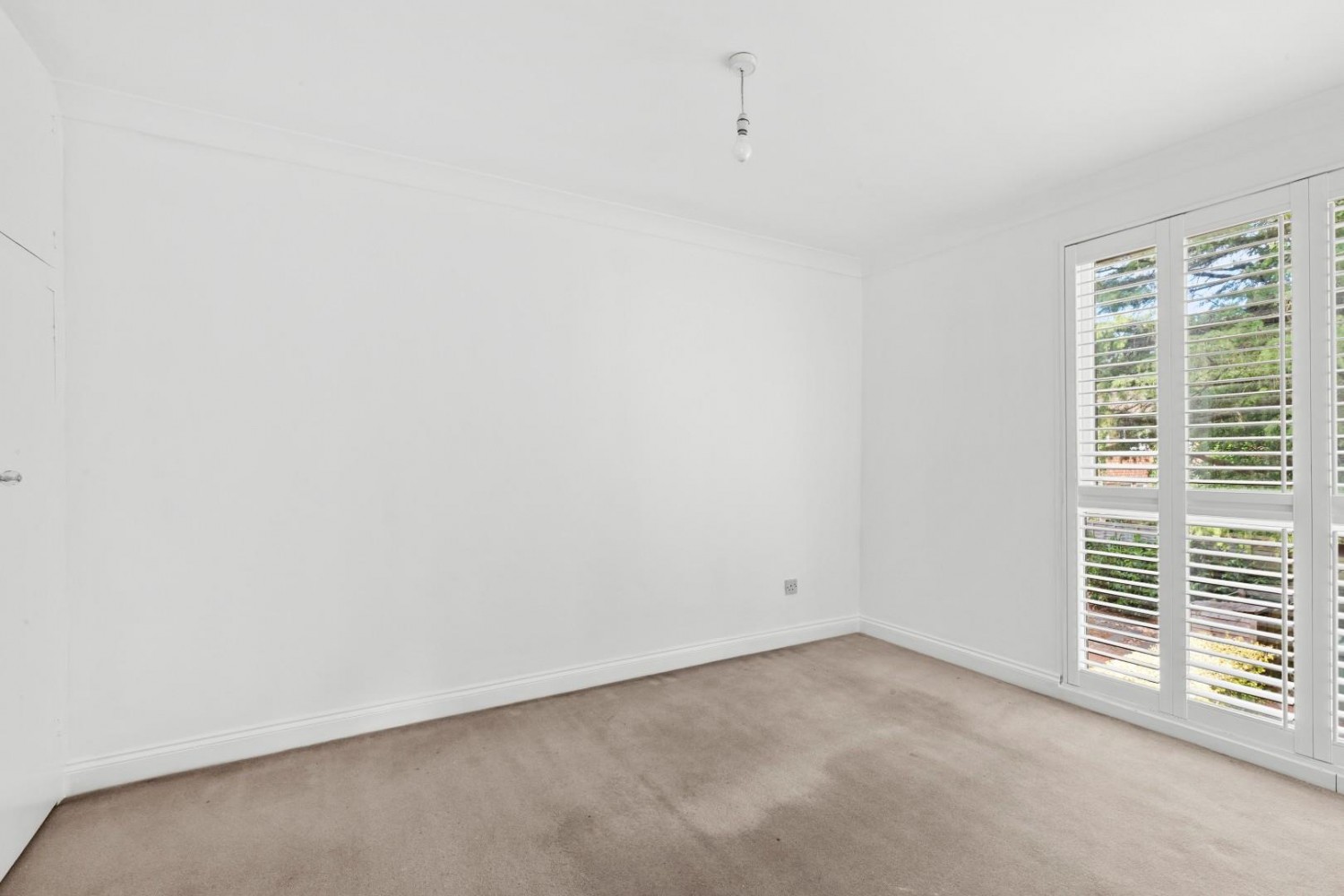 3 bedroom House for sale in Devonshire Close, Amersham, Buckinghamshire, HP6 5JG