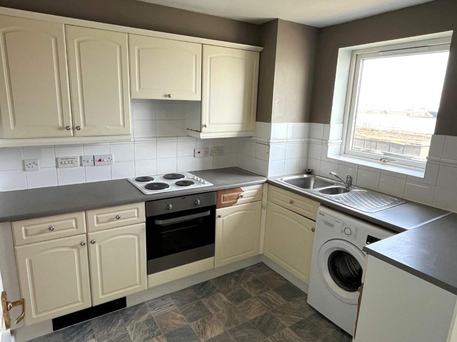 2 bedroom Flat for sale in Russell Quay, Gravesend, DA12