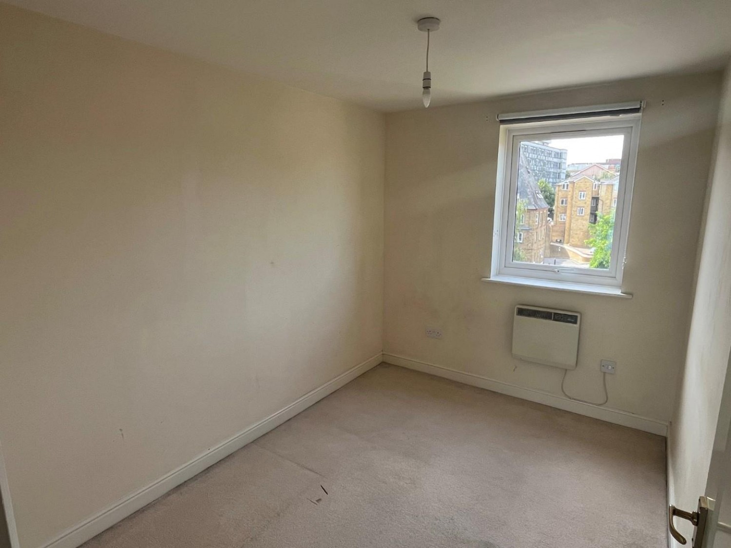 2 bedroom Flat for sale in Russell Quay, Gravesend, DA12