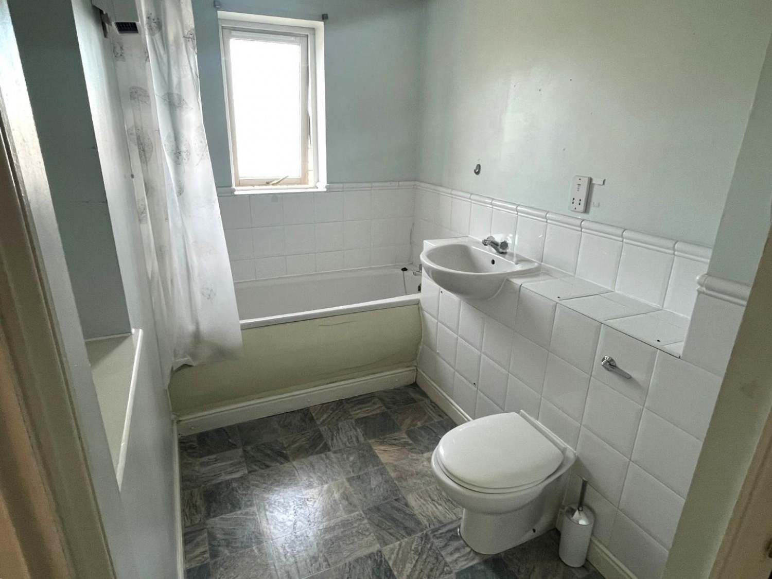 2 bedroom Flat for sale in Russell Quay, Gravesend, DA12