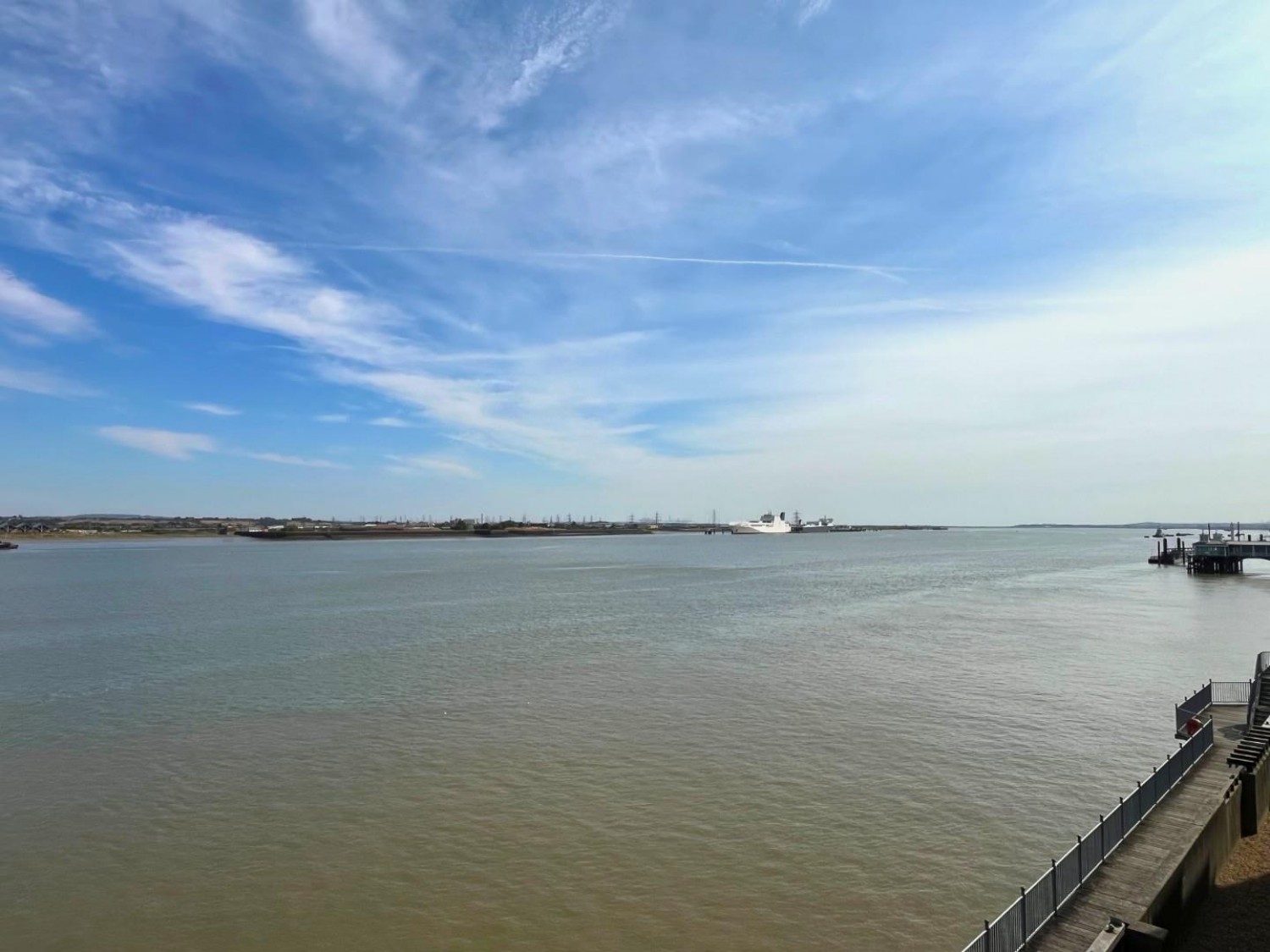 2 bedroom Flat for sale in Russell Quay, Gravesend, DA12